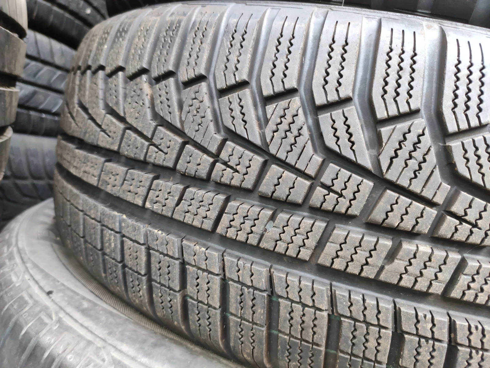 Гуми Зимни 205/55R17