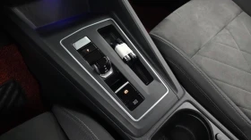 VW Golf 2.0TDI PRESTIGE * DISTR * ПОДГРЕВ * HUD * КАМЕРА | Auto.bg — изображение 7