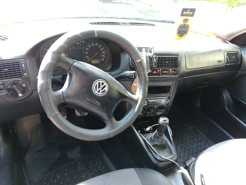 VW Golf 4, снимка 7 - Автомобили и джипове - 47607299