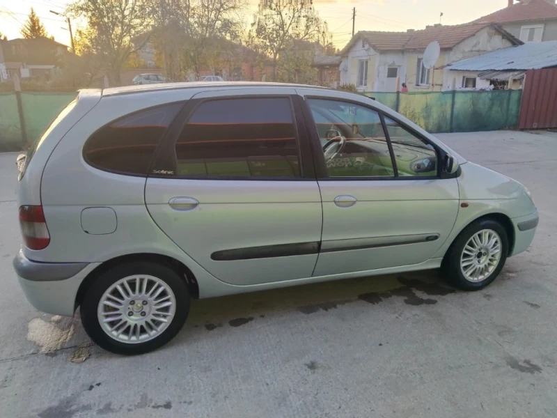 Renault Scenic 1.9 dci 102hp, снимка 4 - Автомобили и джипове - 48465532