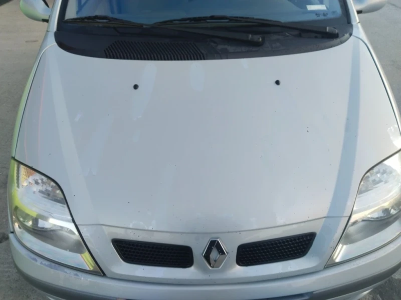 Renault Scenic 1.9 dci 102hp, снимка 5 - Автомобили и джипове - 48465532