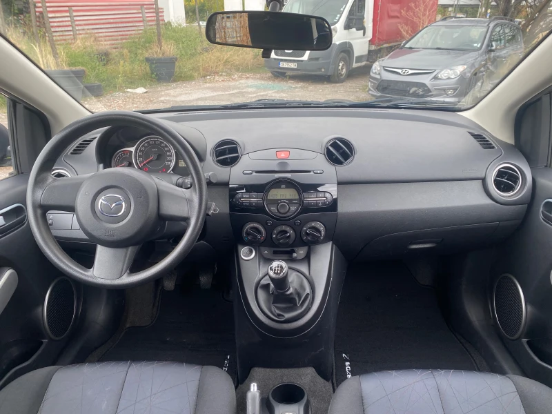 Mazda 2 1.4i BIFUEL, снимка 14 - Автомобили и джипове - 51946020