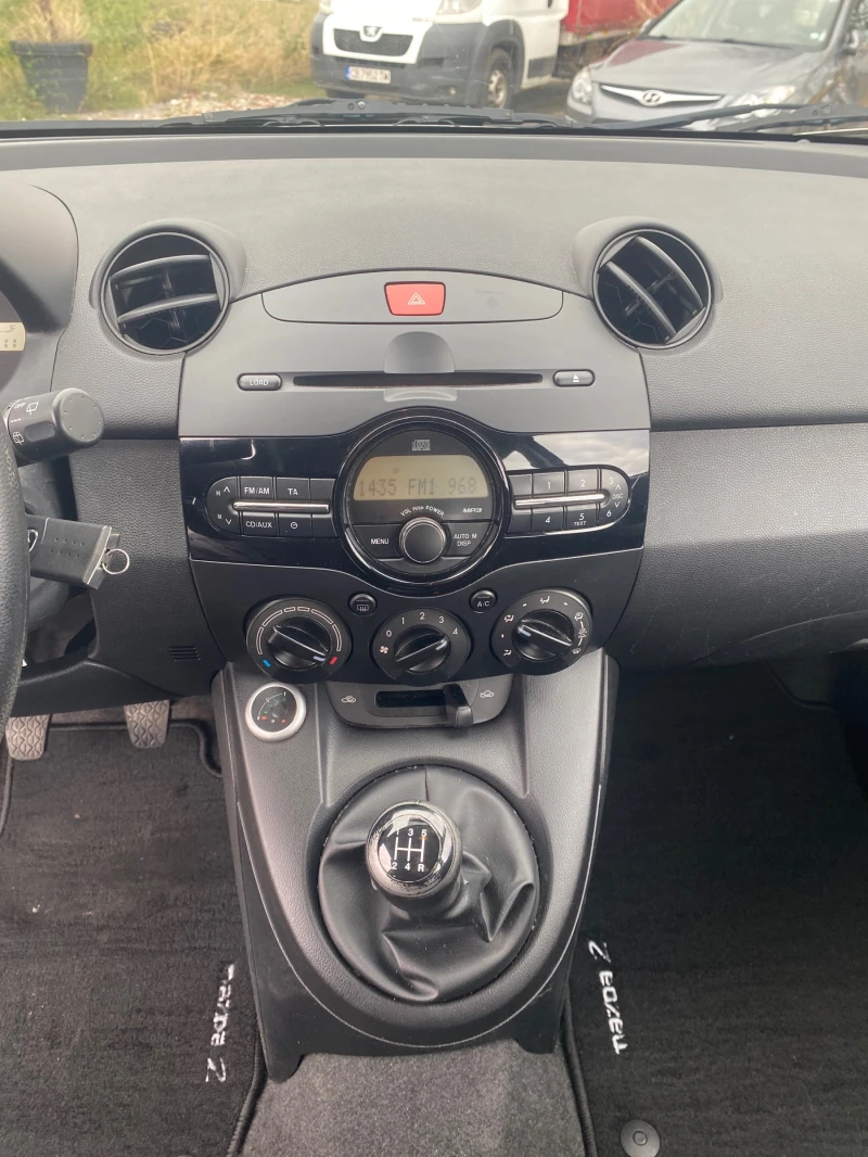 Mazda 2 1.4i BIFUEL, снимка 13 - Автомобили и джипове - 51946020