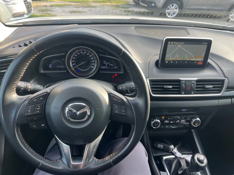 Mazda 3 1.5d 116h.km Full, снимка 7 - Автомобили и джипове - 52012390