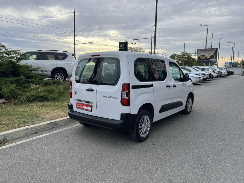 Toyota Proace City Verso 1.2P 6MT 4+ 1 Comfort N1, снимка 4 - Автомобили и джипове - 52075060