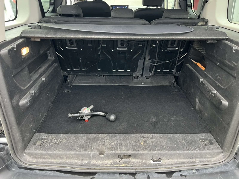 Toyota Proace City Verso 1.2P 6MT 4+ 1 Comfort N1, снимка 15 - Автомобили и джипове - 52075060