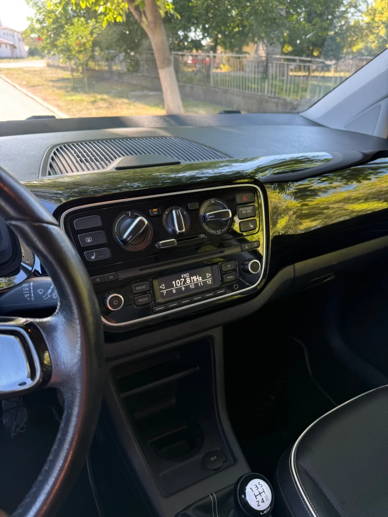 VW Up Evro 5, снимка 4 - Автомобили и джипове - 52326322