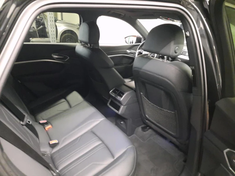 Audi E-Tron 55 с Пълна Гаранция, снимка 10 - Автомобили и джипове - 52565734