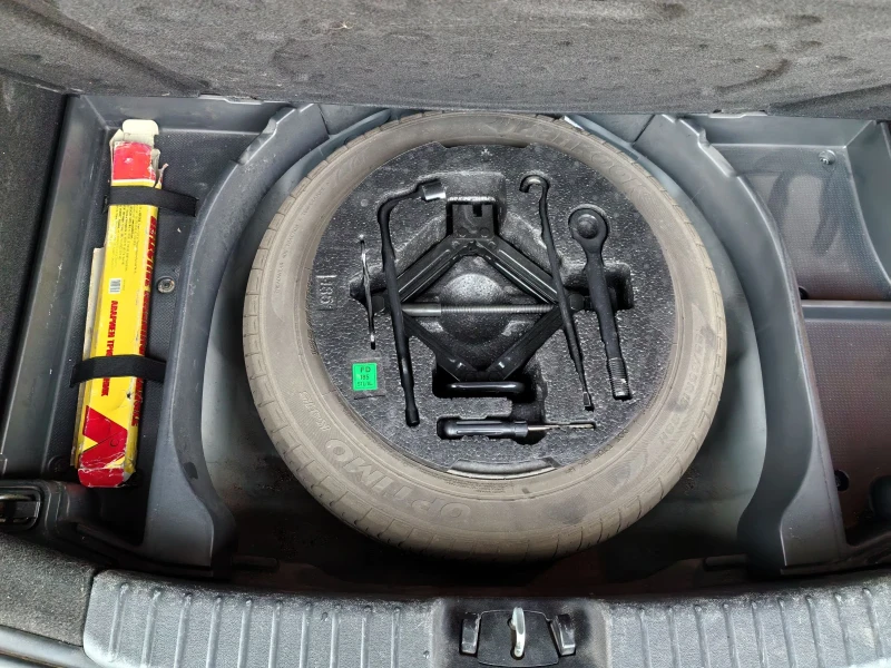 Hyundai I30 1.6 Бензин, снимка 14 - Автомобили и джипове - 52618779