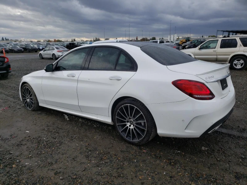 Mercedes-Benz C 300 2l 4Matic, снимка 2 - Автомобили и джипове - 53281341