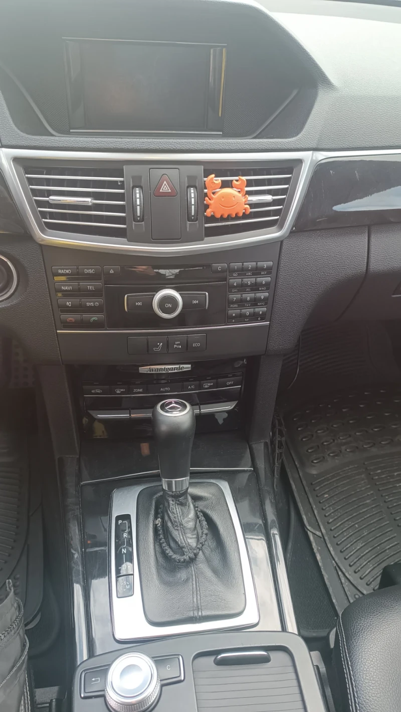 Mercedes-Benz E 220 E220 , снимка 8 - Автомобили и джипове - 53398753