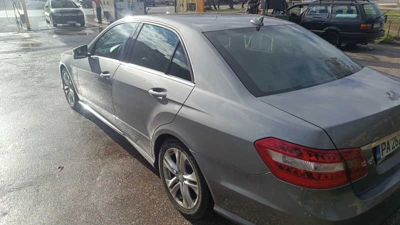Mercedes-Benz E 220 E220 , снимка 4 - Автомобили и джипове - 53398753