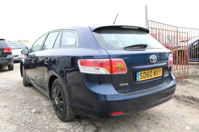 Toyota Avensis 2.0 D4D, снимка 16 - Автомобили и джипове - 28249905