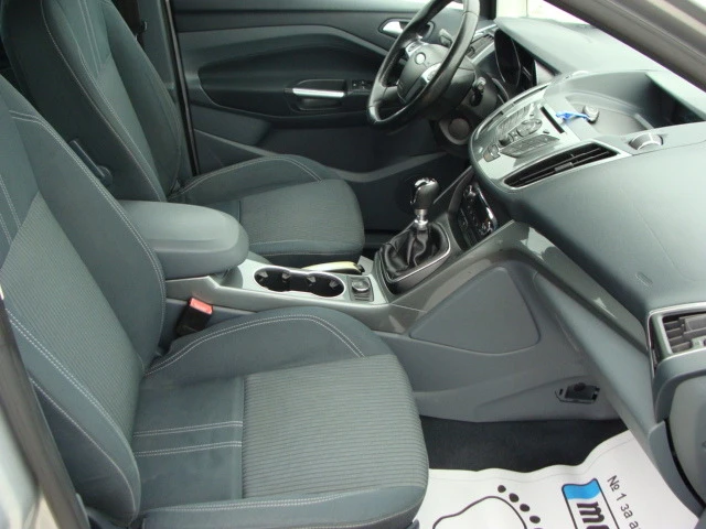 Ford Grand C-Max 1.6, снимка 10 - Автомобили и джипове - 45371339