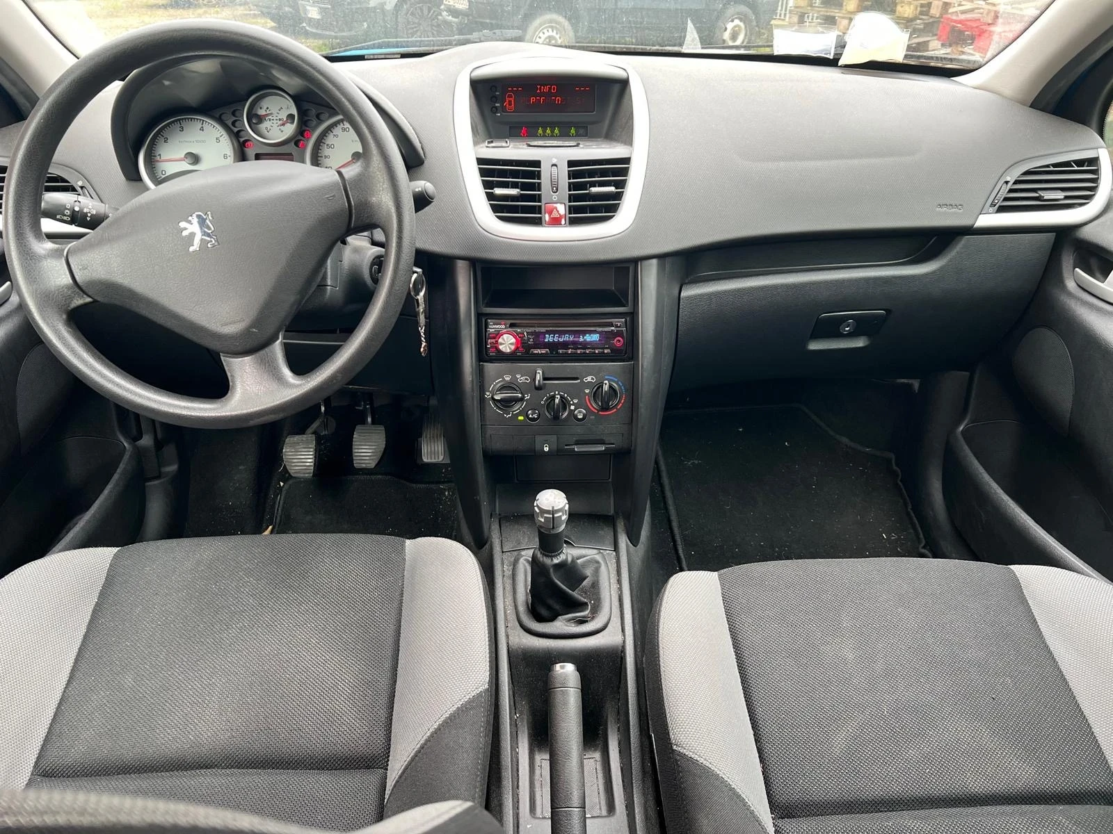 Peugeot 207 1.4i 110832КМ* Нов внос* Лизинг - изображение 9