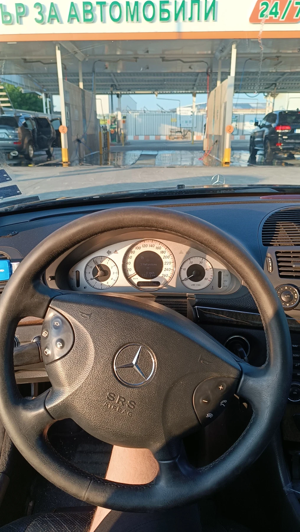Mercedes-Benz E 270  - изображение 8