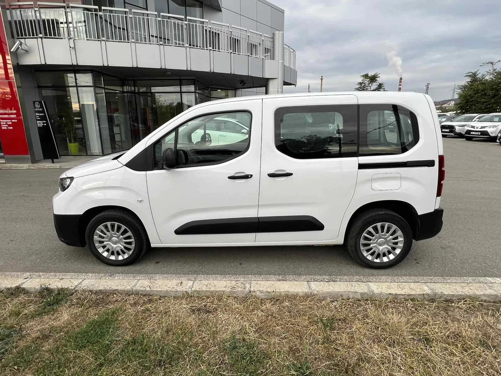 Toyota Proace City Verso 1.2P 6MT 4+ 1 Comfort N1 - изображение 7