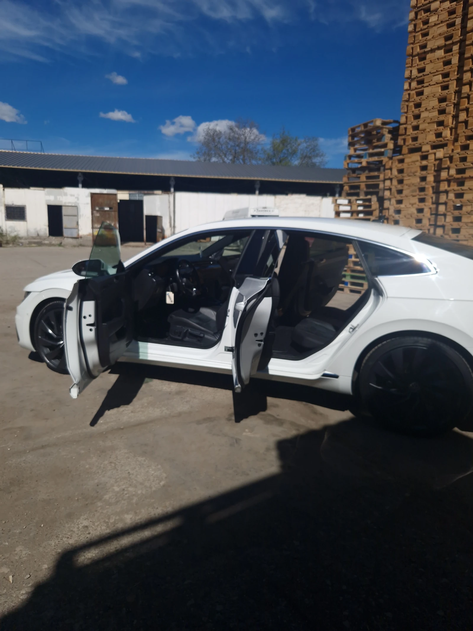 VW Arteon 2.0 - изображение 4