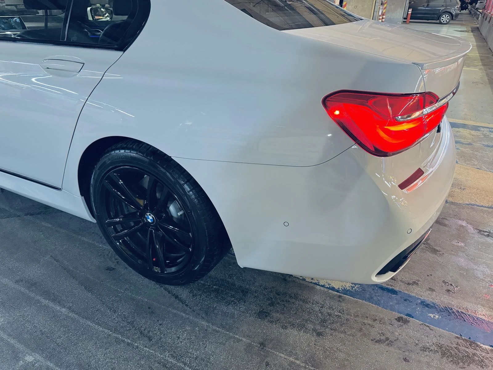 BMW 740 M SPORT / AMBIENTAIR  / SHADOWLINE - изображение 6