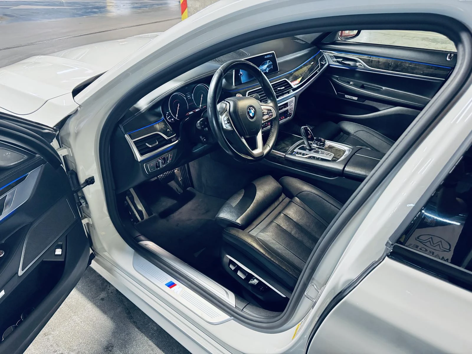 BMW 740 M SPORT / AMBIENTAIR  / SHADOWLINE - изображение 9