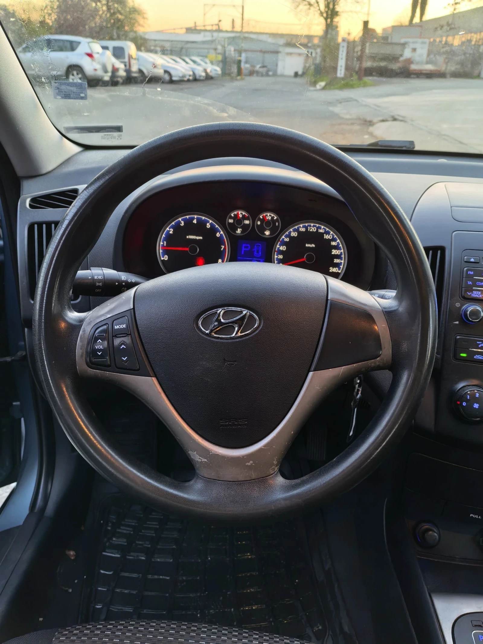 Hyundai I30 1.6  | Mobile.bg   10