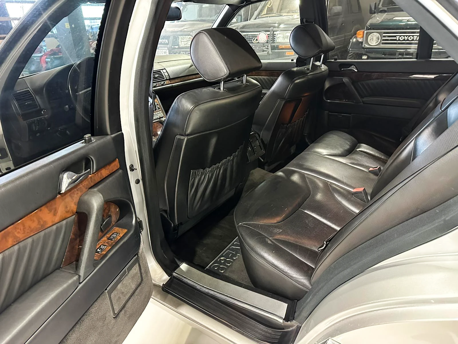 Mercedes-Benz 500 500 SE, снимка 12 - Автомобили и джипове - 53723593