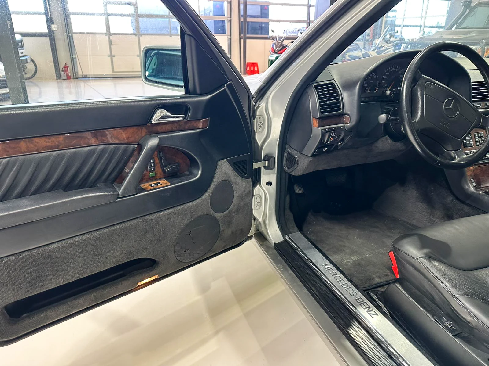 Mercedes-Benz 500 500 SE - изображение 10