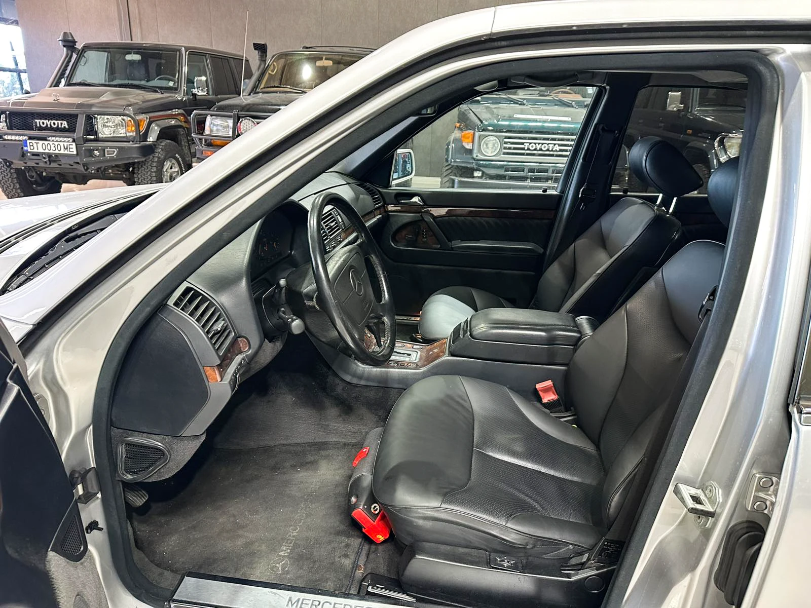 Mercedes-Benz 500 500 SE, снимка 11 - Автомобили и джипове - 53723593