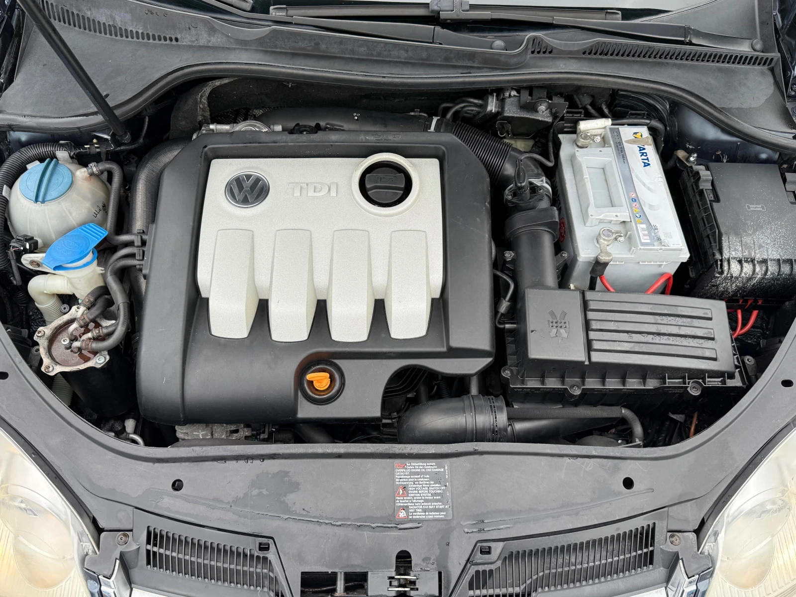 VW Jetta 1.9TDI 105 K.C. / 2006 ГОДИНА / КЛИМАТИК , снимка 14 - Автомобили и джипове - 53942734