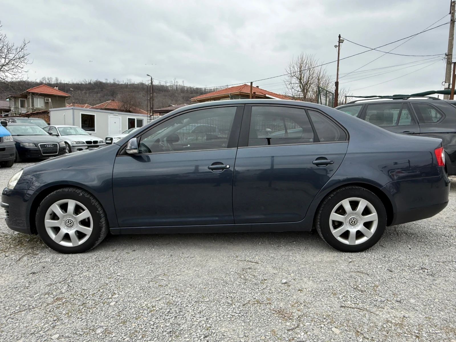 VW Jetta 1.9TDI 105 K.C. / 2006 ГОДИНА / КЛИМАТИК , снимка 4 - Автомобили и джипове - 53942734