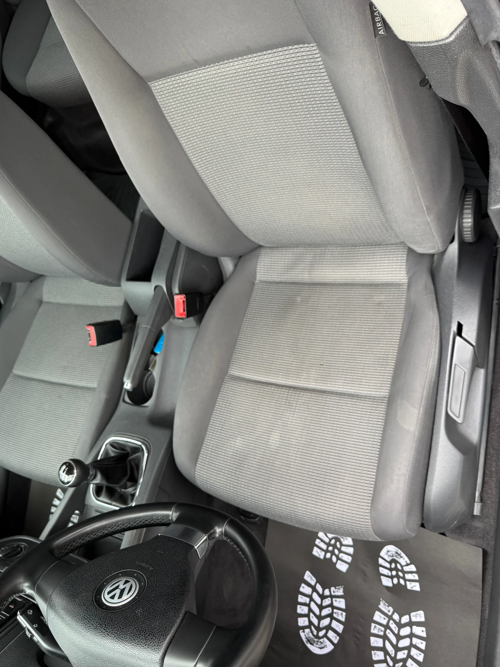 VW Jetta 1.9TDI 105 K.C. / 2006 ГОДИНА / КЛИМАТИК , снимка 6 - Автомобили и джипове - 53942734