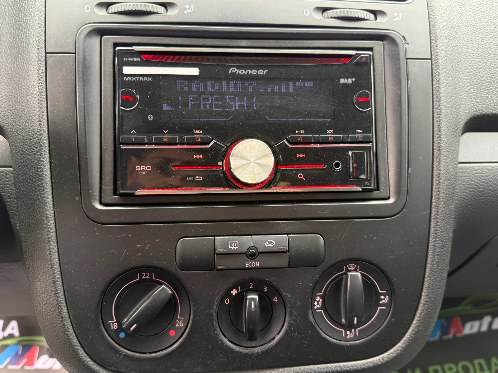 VW Jetta 1.9TDI 105 K.C. / 2006 ГОДИНА / КЛИМАТИК , снимка 8 - Автомобили и джипове - 53942734