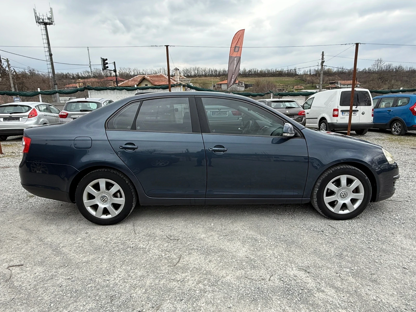 VW Jetta 1.9TDI 105 K.C. / 2006 ГОДИНА / КЛИМАТИК , снимка 3 - Автомобили и джипове - 53942734