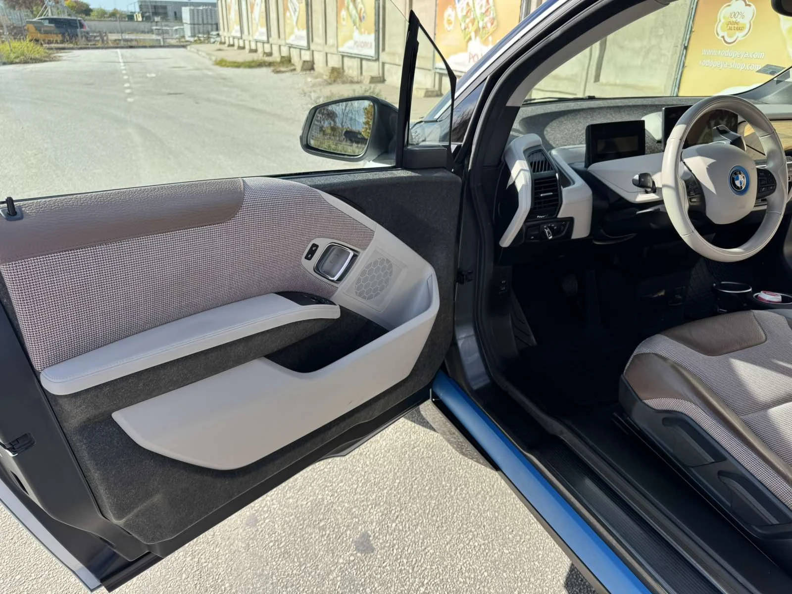 BMW i3 120 Ah Sport Lodge, Термопомпа, Панорама , снимка 8 - Автомобили и джипове - 54240085