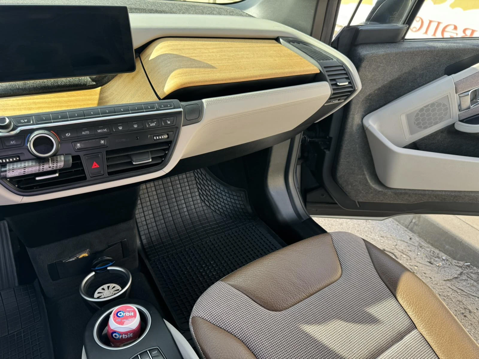 BMW i3 120 Ah Sport Lodge, Термопомпа, Панорама , снимка 11 - Автомобили и джипове - 54240085