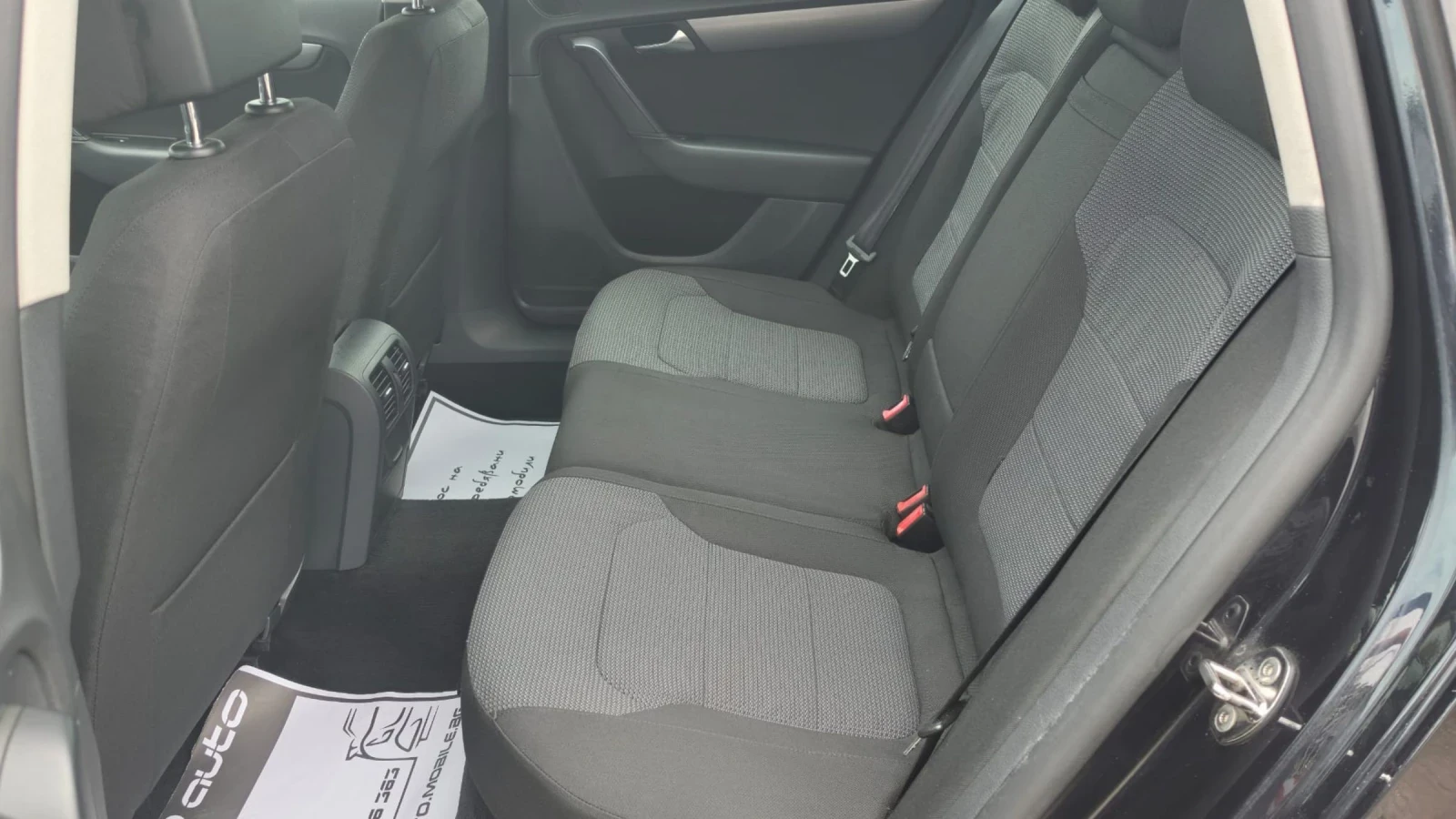 VW Passat 2.0TDI* КОМБИ* ТОП ЦЕНА* , снимка 13 - Автомобили и джипове - 54650136
