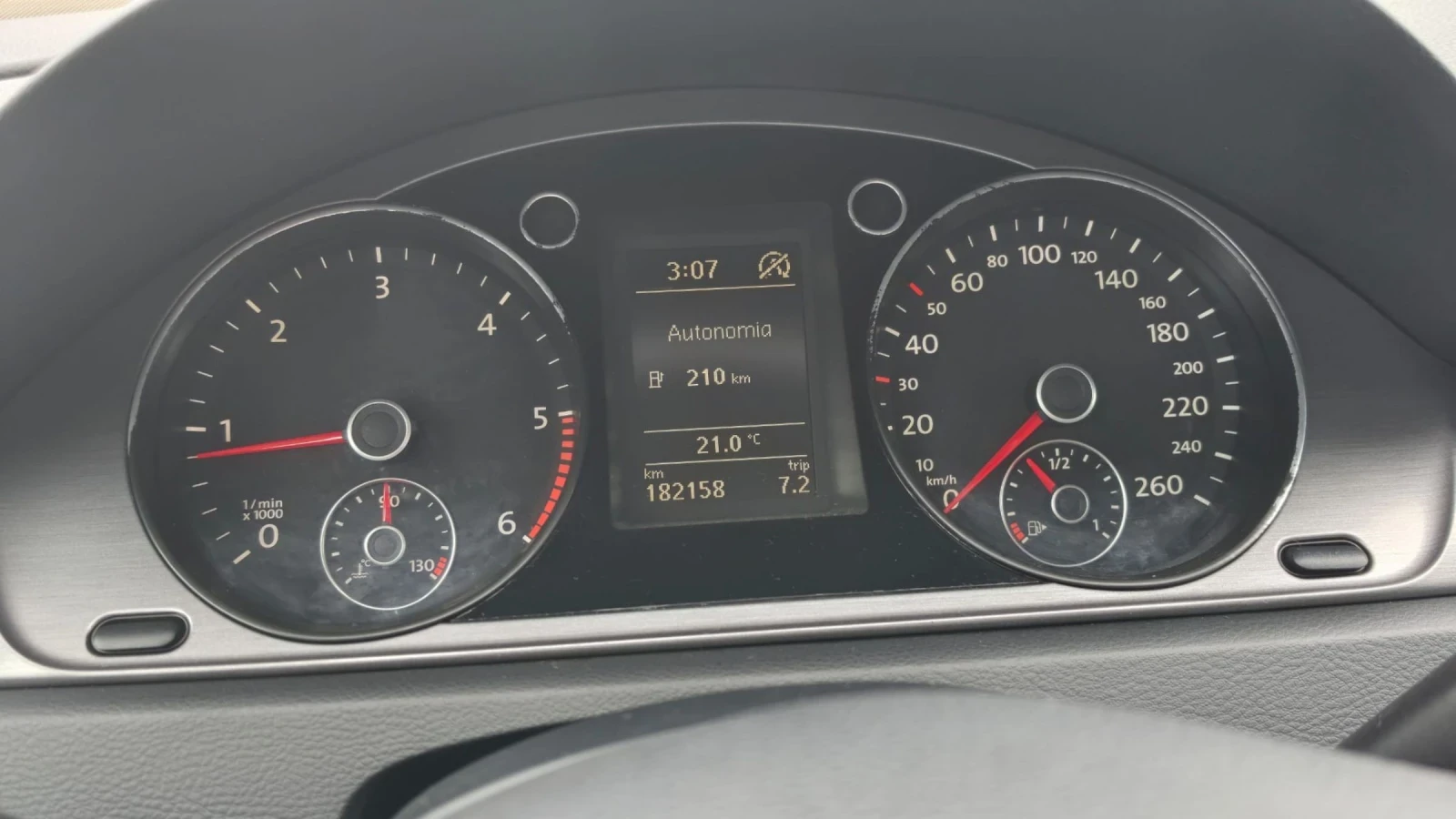 VW Passat 2.0TDI* КОМБИ* ТОП ЦЕНА* , снимка 15 - Автомобили и джипове - 54650136