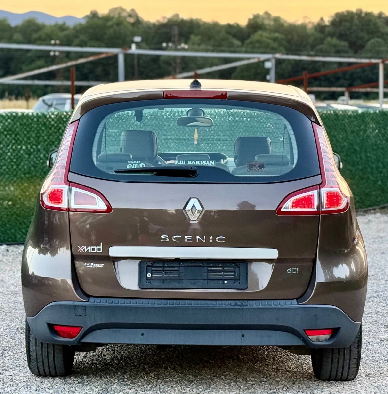 Renault Scenic 1.9DCi //KEYLESS GO* NAVI* ITALY, снимка 6 - Автомобили и джипове - 54840305