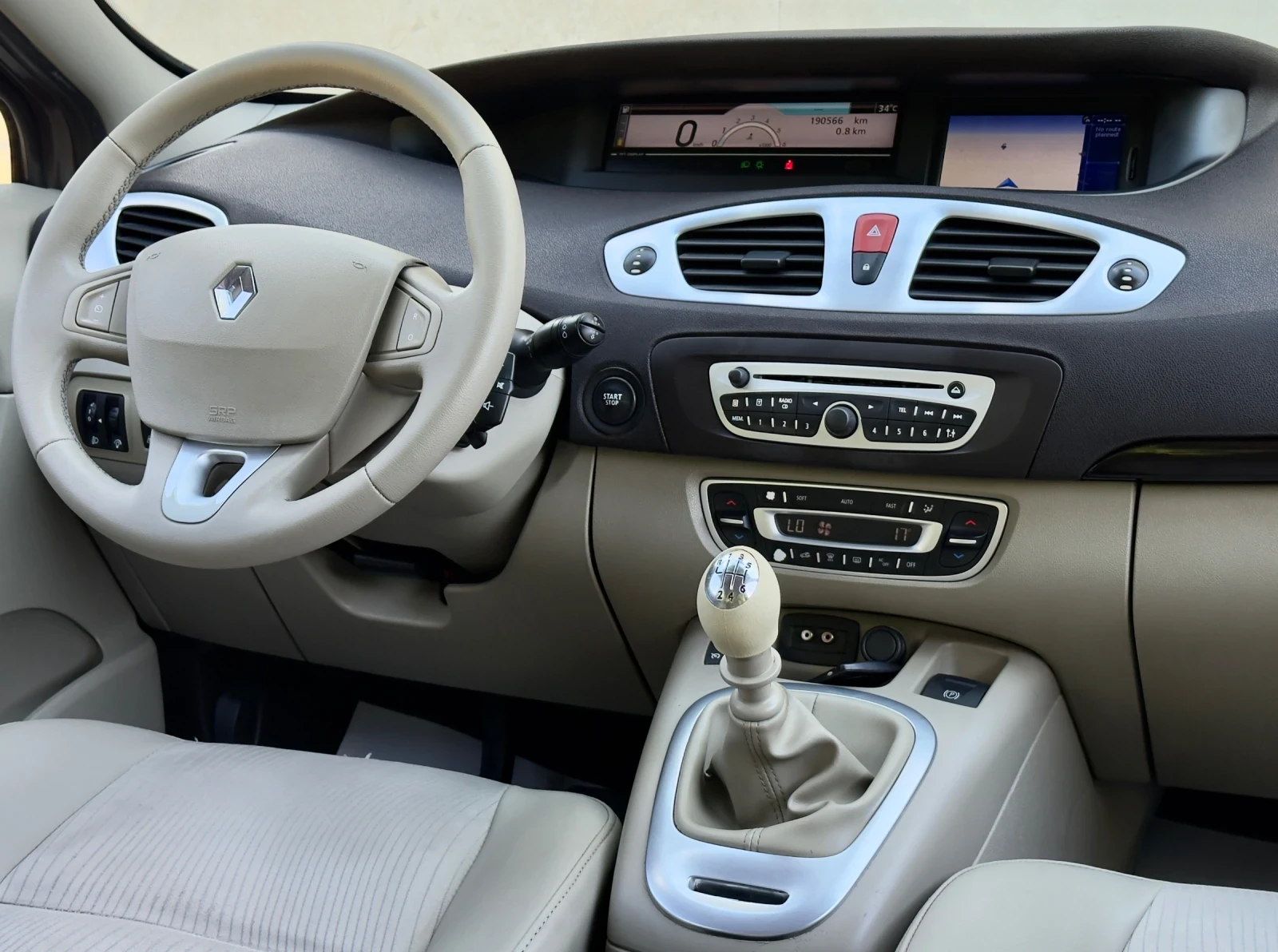 Renault Scenic 1.9DCi //KEYLESS GO* NAVI* ITALY, снимка 13 - Автомобили и джипове - 54840305