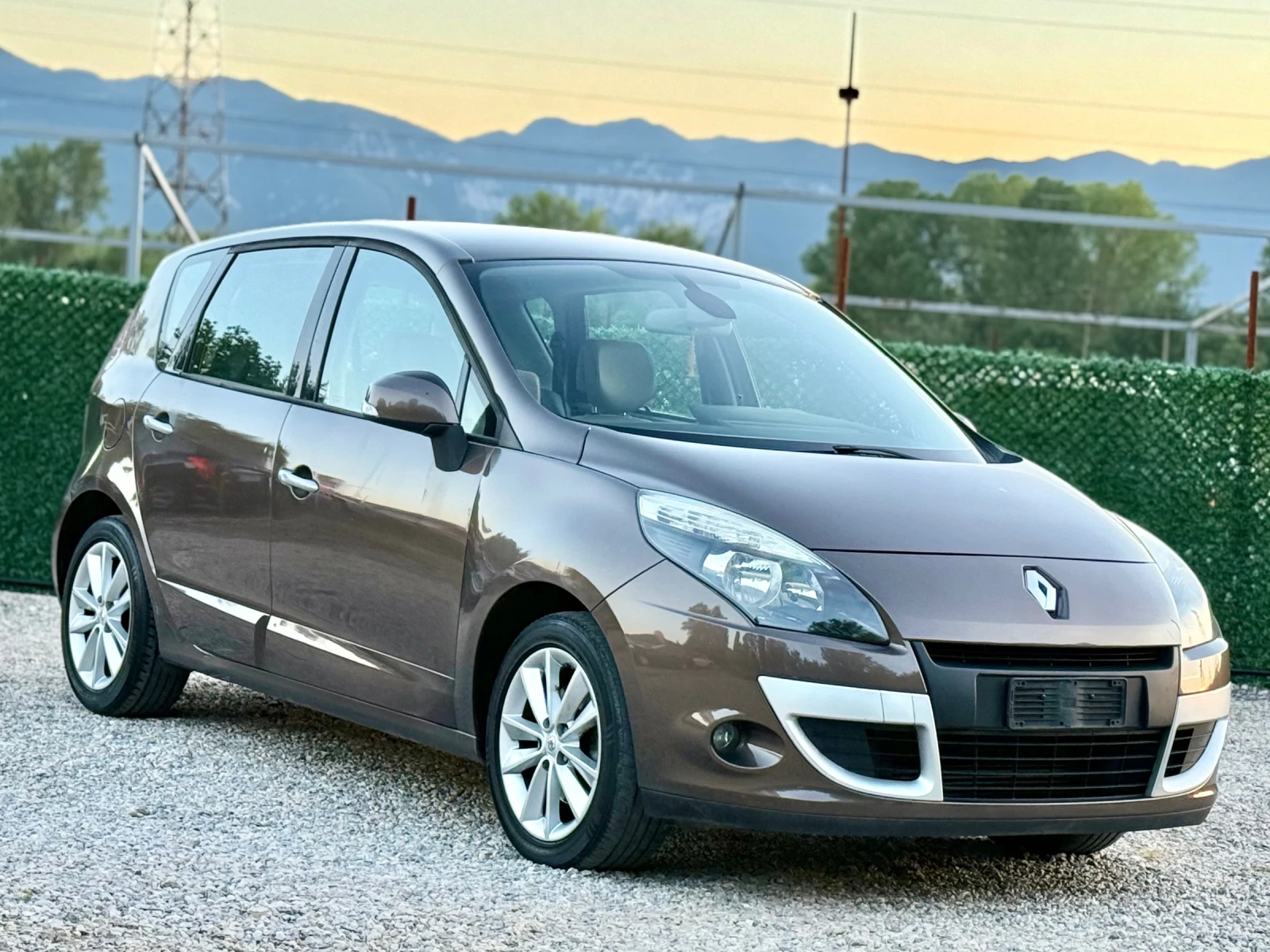 Renault Scenic 1.9DCi //KEYLESS GO* NAVI* ITALY