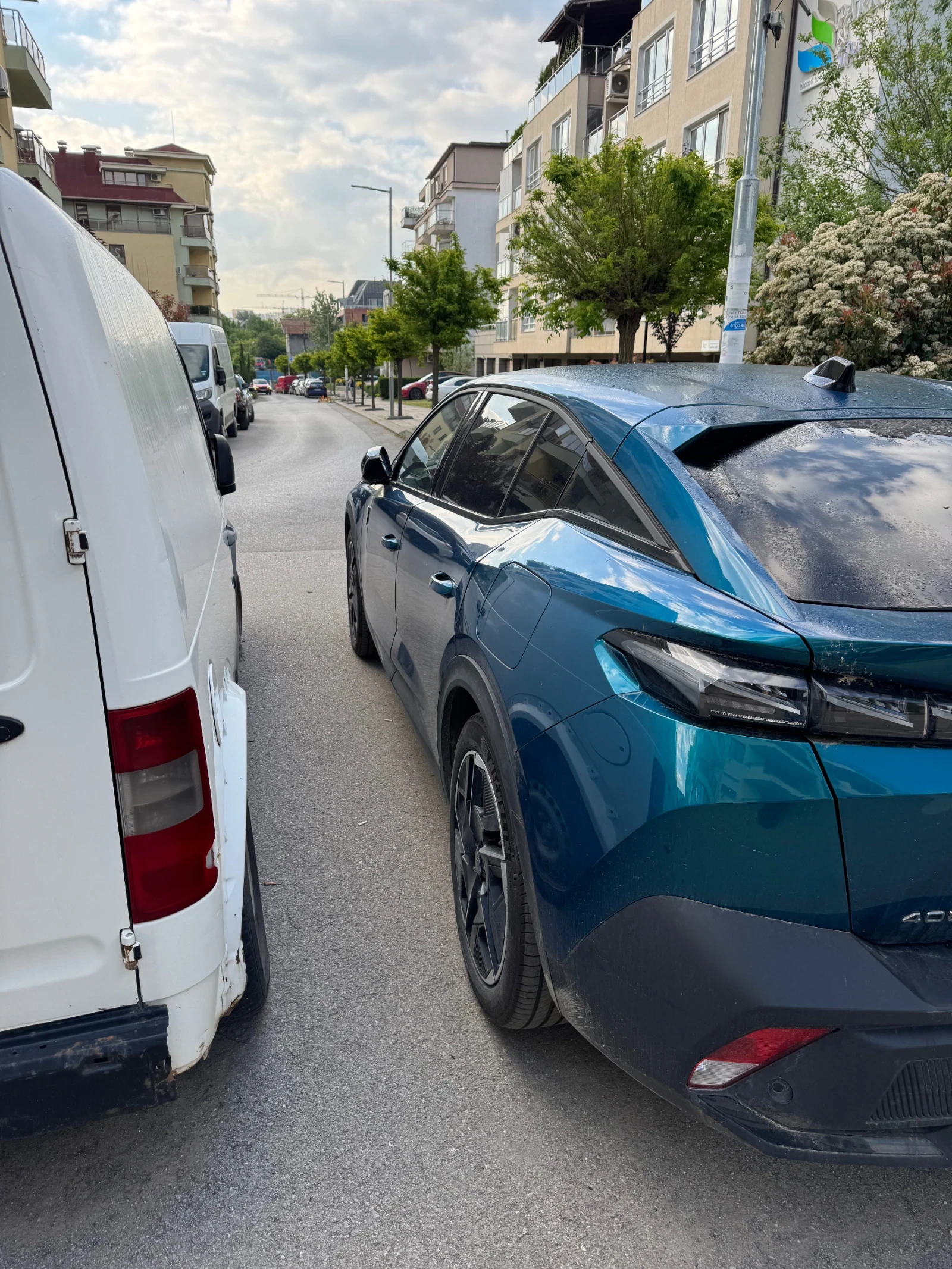 Peugeot 408 Plug-in хибрид, снимка 4 - Автомобили и джипове - 54947441