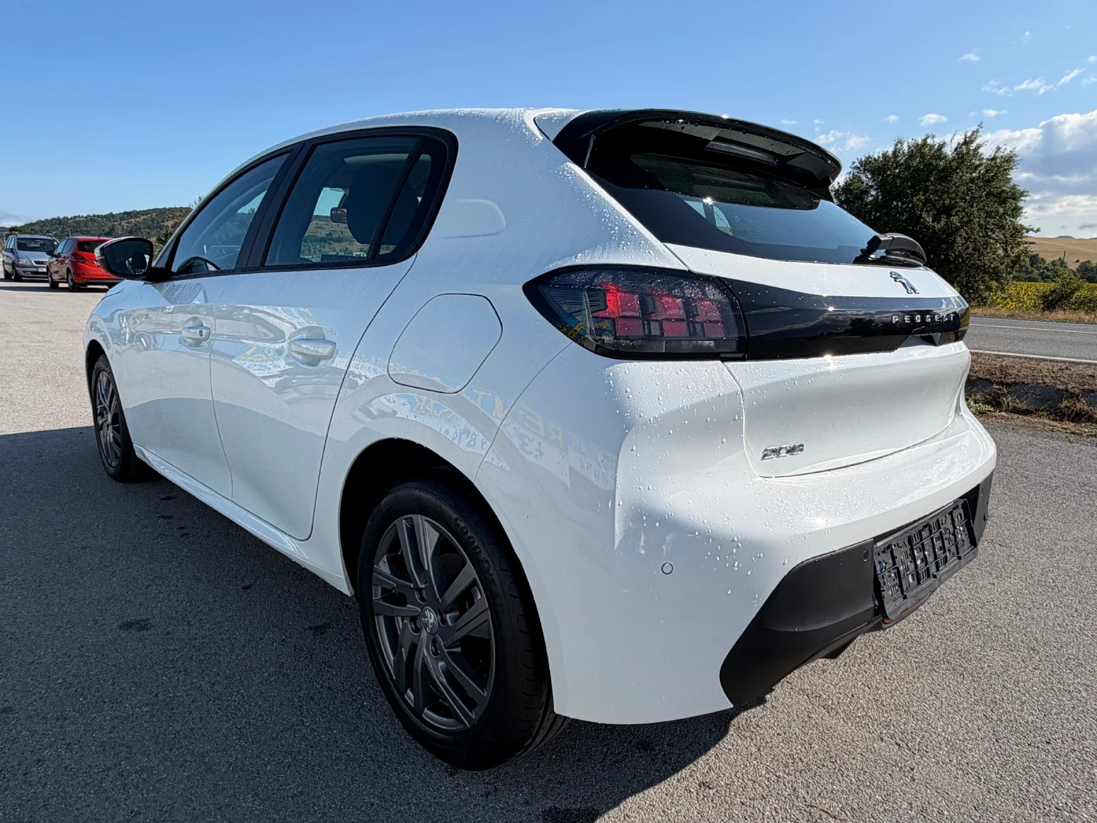 Peugeot 208, снимка 9 - Автомобили и джипове - 55411353