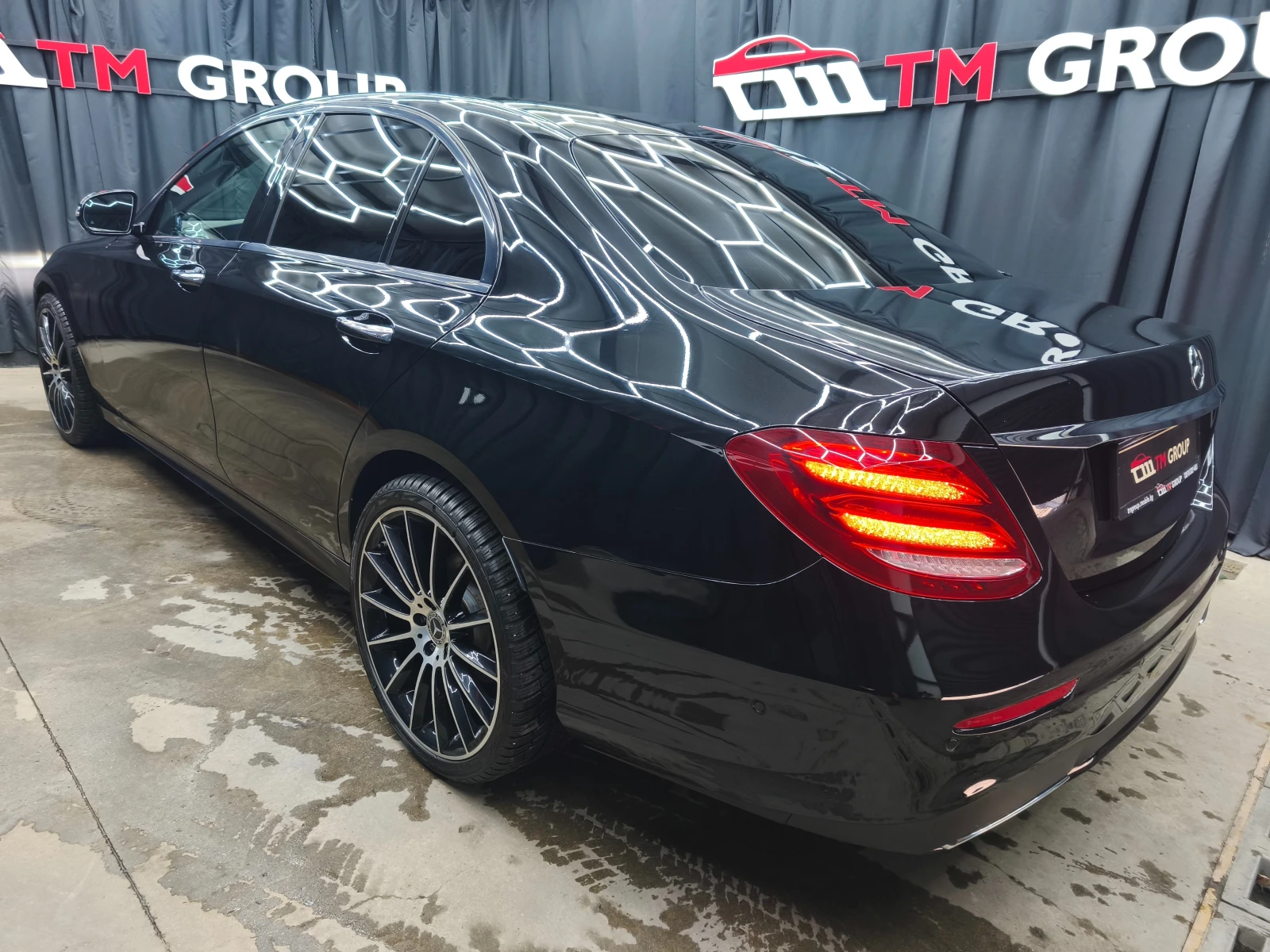 Mercedes-Benz E 220 d 194k.c 4Matic* FACE AMG-Line* FULL* , снимка 6 - Автомобили и джипове - 56112720