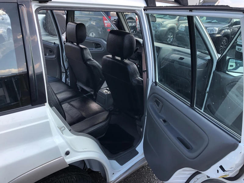 Suzuki Vitara 1.6 16V КЛИМА ГЪРЦИЯ, снимка 12 - Автомобили и джипове - 47013148