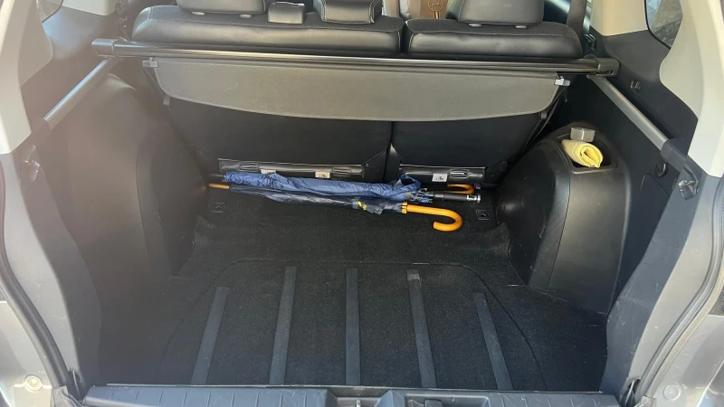 Citroen C-Crosser, снимка 11 - Автомобили и джипове - 51304427