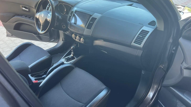 Citroen C-Crosser, снимка 8 - Автомобили и джипове - 51304427