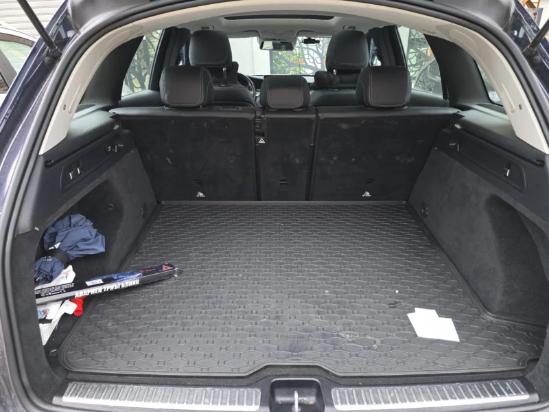 Mercedes-Benz GLC 220, снимка 11 - Автомобили и джипове - 52377369