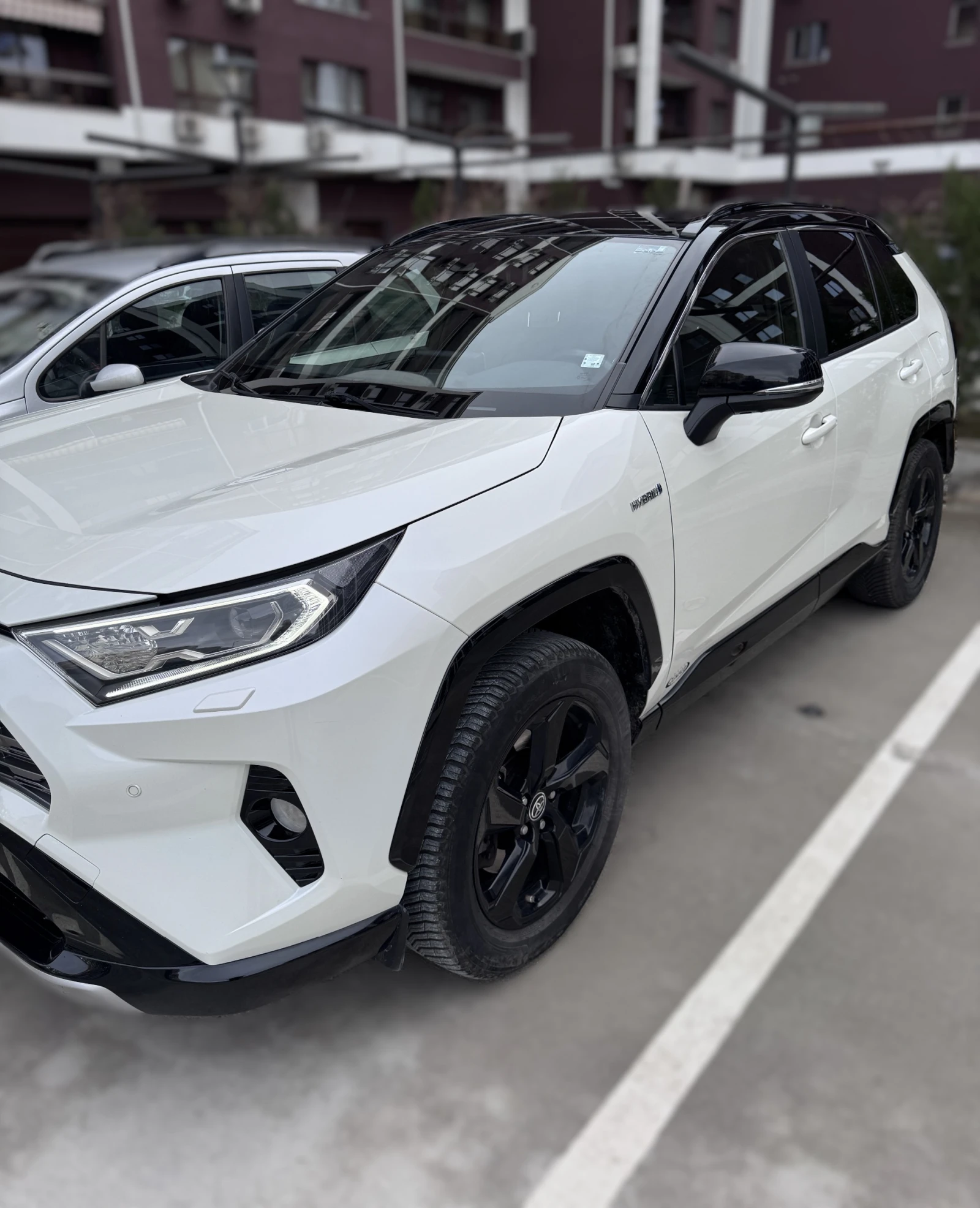 Toyota Rav4 Hybrid /Lane Assist/Distronic/360 Камера - изображение 3