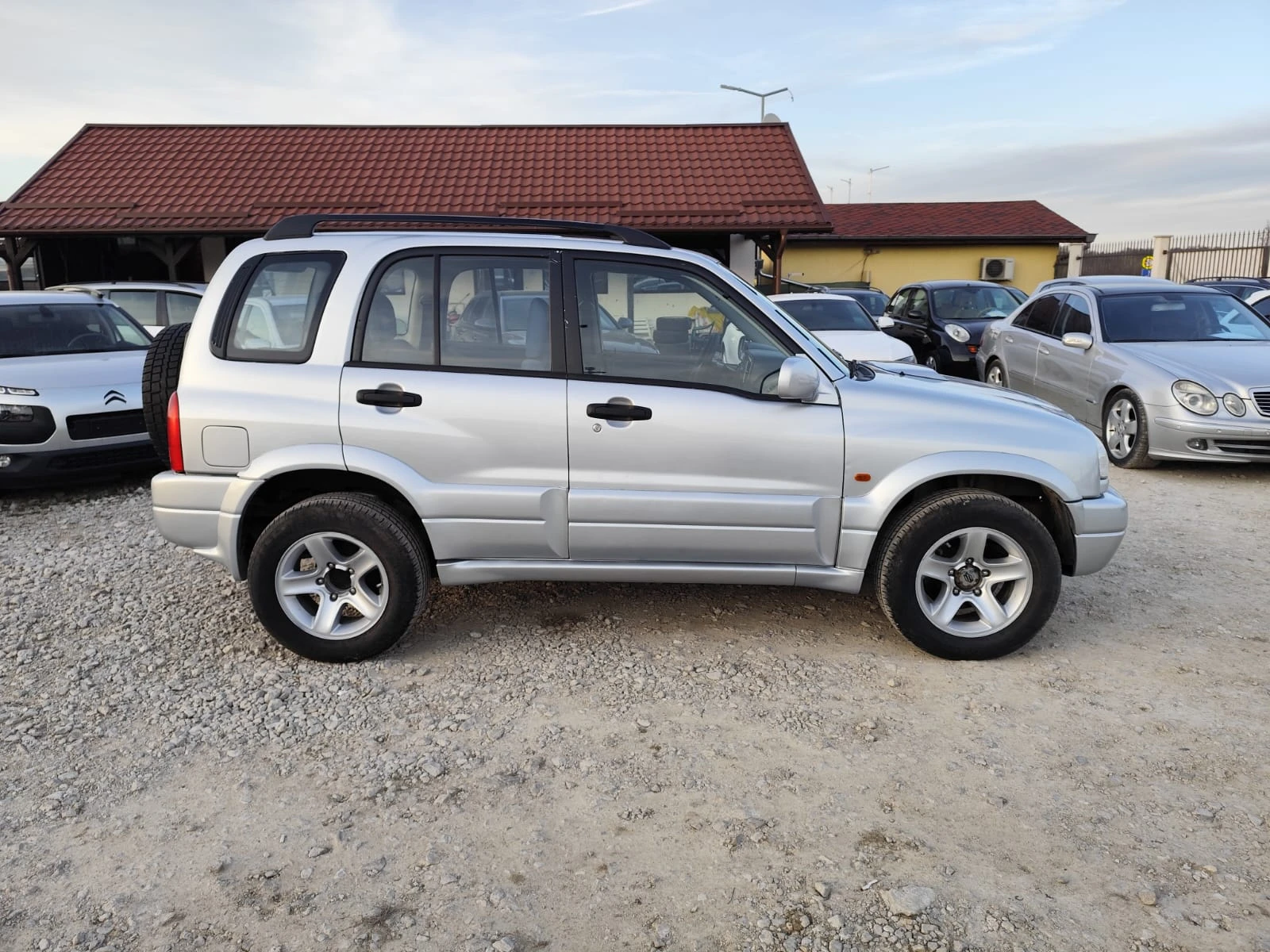 Suzuki Grand vitara 2.0 дизел Италия, снимка 4 - Автомобили и джипове - 53820333