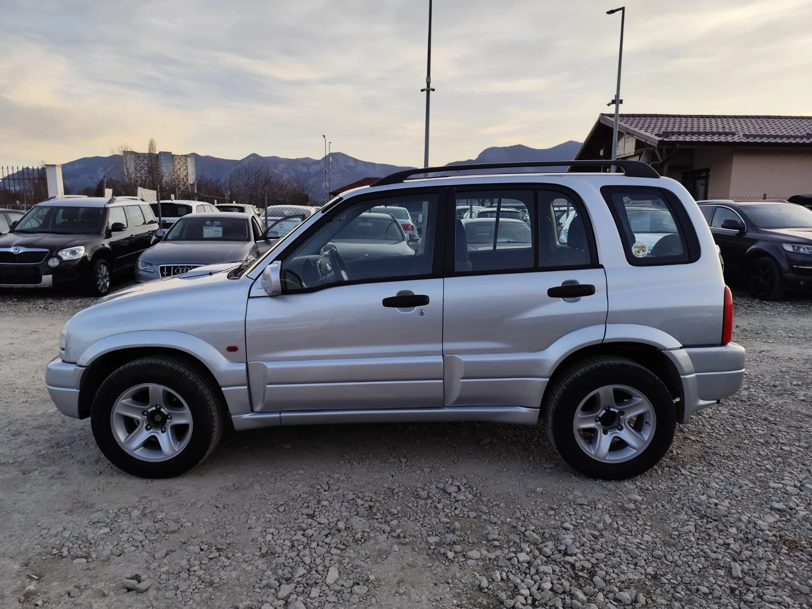 Suzuki Grand vitara 2.0 дизел Италия, снимка 8 - Автомобили и джипове - 53820333